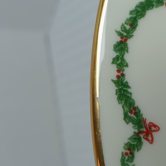 Lenox "The Joys Of Christmas" 8 Inch Salad Plate 1996 Ivory with 24K Gold Trim - Picture 8 of 9